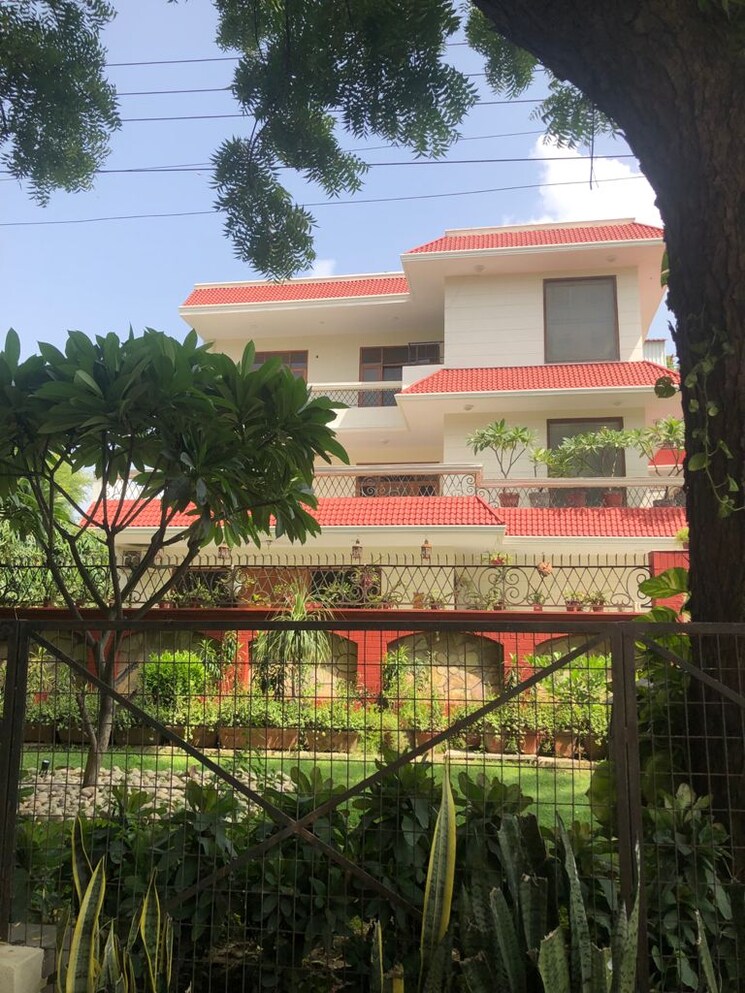 Exterior View, palam vihar 3 Bedroom 3000 Sq.Ft. Builder Floor In Palam Vihar Gurgaon 9090857