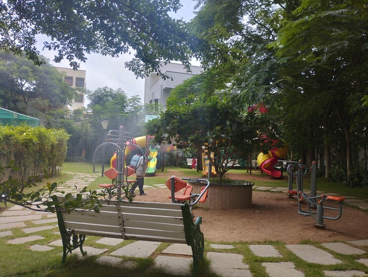 Garden, smr-vinay-iconia-hyderabad 3.5 Bedroom 2375 Sq.Ft. Apartment In Kondapur Hyderabad 9090830