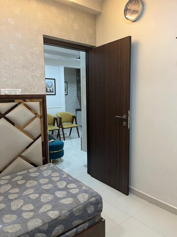 Room in 1 BHK Apartment at Thakur Gayatri Satsang, Kandivali East – for Sale