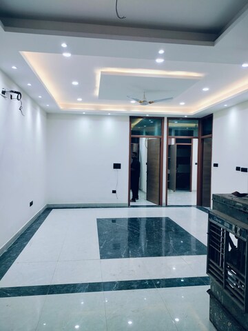 2 BHK Builder Floor For Rent in Saket