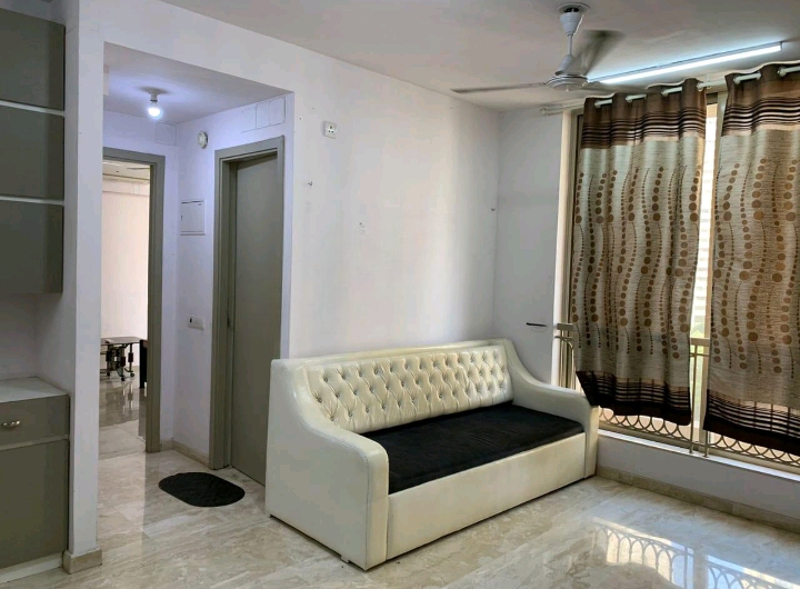 1 BHK + Pooja Room 400 Sq.Ft. Apartment in Hiranandani The Walk Ventana A & B
