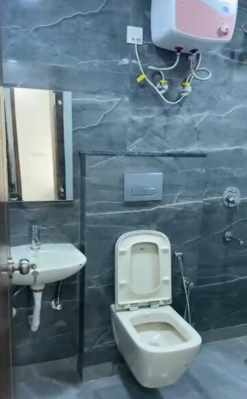 Bathroom in 1 BHK Builder Floor at Old Rajinder Nagar – for Rent