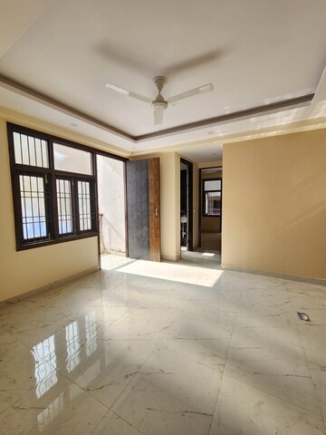 Room in 2 BHK Builder Floor at Chattarpur – for Rent