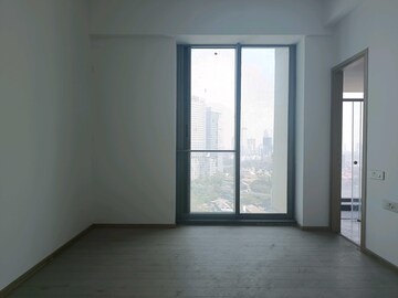 Room in 5 BHK Apartment at Rustomjee Crown, Prabhadevi – for Sale