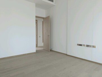 Room in 5 BHK Apartment at Rustomjee Crown, Prabhadevi – for Sale