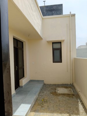 2.5 BHK Villa For Sale in Wave City, Wave City
