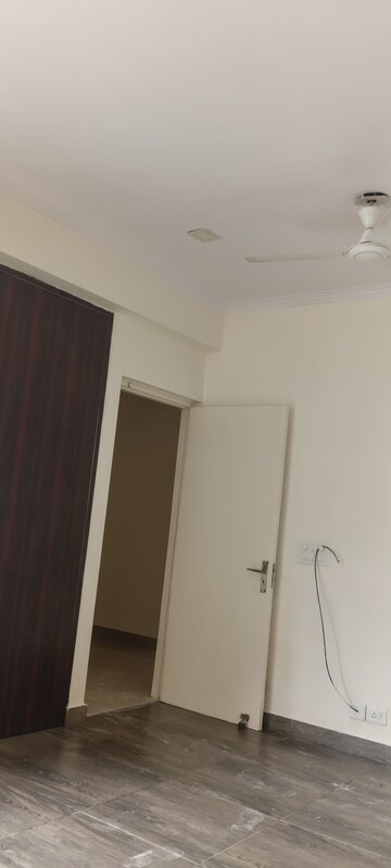 Furnished Amenities in 3 BHK Apartment at AIG Park Avenue, Sector 4 Greater Noida – for Rent