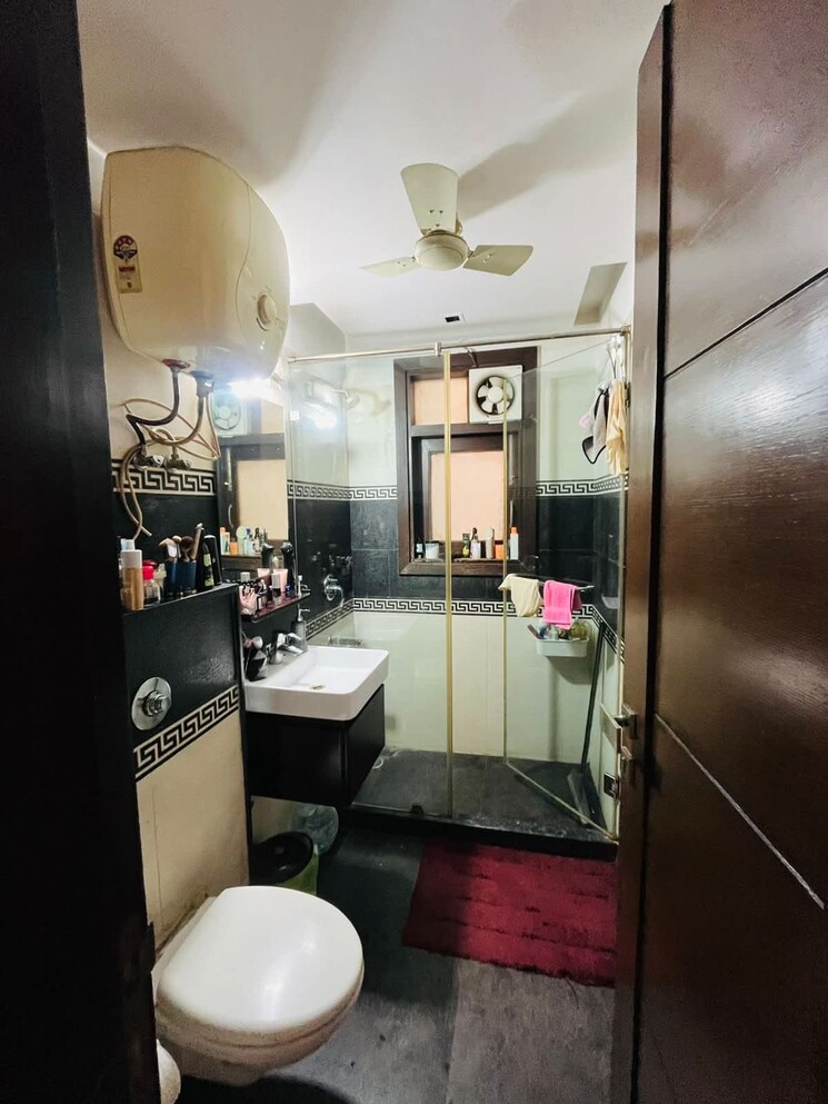 Team Area, saket 3 Bedroom 2250 Sq.Ft. Builder Floor In Saket Delhi 9090911