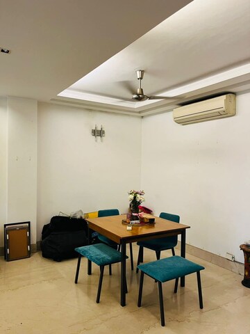 Team Area in 3 BHK Builder Floor at Saket – for Rent
