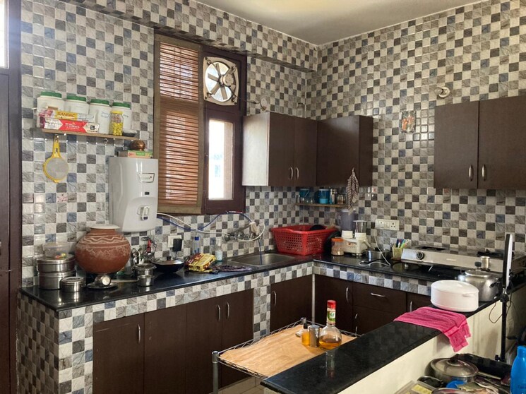 Kitchen, palam vihar 2 Bedroom 2000 Sq.Ft. Builder Floor In Palam Vihar Gurgaon 9090922
