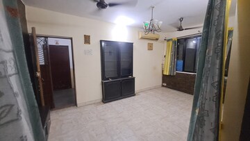 Room in 2 BHK Apartment at Crystal Garden Estate CHS, Manpada – for Rent