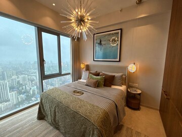 Bedroom in 5 BHK Apartment at Piramal Tower, Lower Parel – for Sale