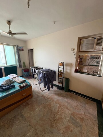Bedroom in 2 BHK Apartment at Hiranandani Meadows, Manpada – for Rent