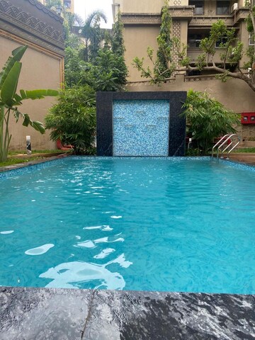 Swimming Pool in 3 BHK Apartment at Oberoi Gardens Kandivali, Kandivali East – for Sale