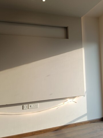 Furnished Amenities in 3 BHK Builder Floor at Sector 16 – for Sale