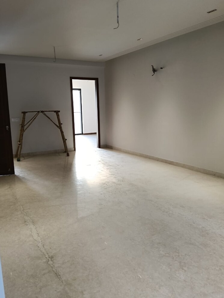 Room, sector 16 3 Bedroom 2250 Sq.Ft. Builder Floor In Sector 16 Panchkula 9091069