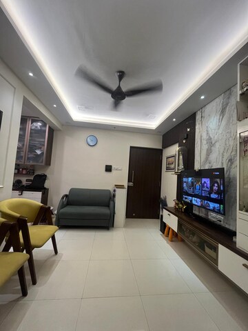 Team Area in 4 BHK Apartment at Grandeur Tower, Borivali East – for Sale