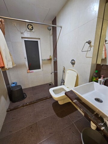 Team Area in 4 BHK Apartment at Grandeur Tower, Borivali East – for Sale