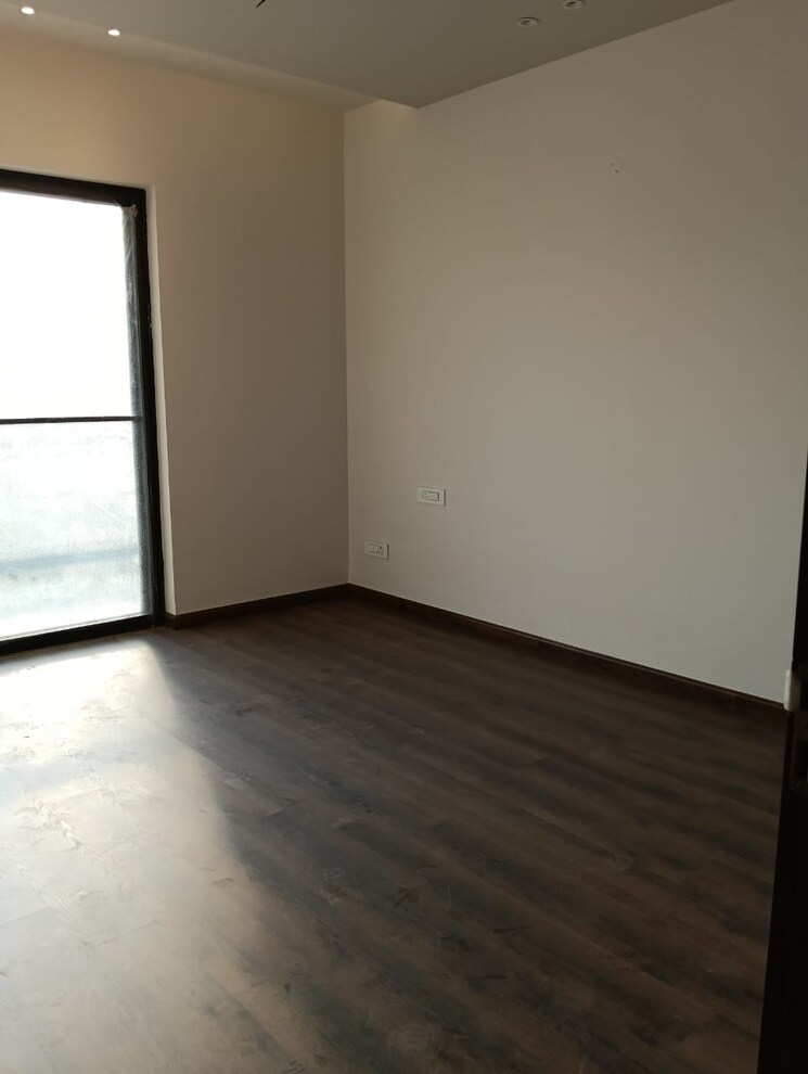 Room, sector 16 3 Bedroom 2250 Sq.Ft. Builder Floor In Sector 16 Panchkula 9091069