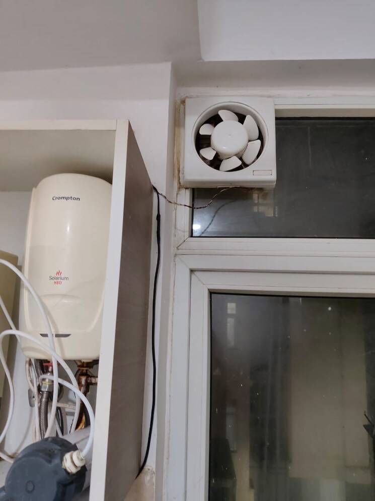 Bathroom, tulip-violet 4 Bedroom 2010 Sq.Ft. Apartment In Sector 69 Gurgaon 9091102