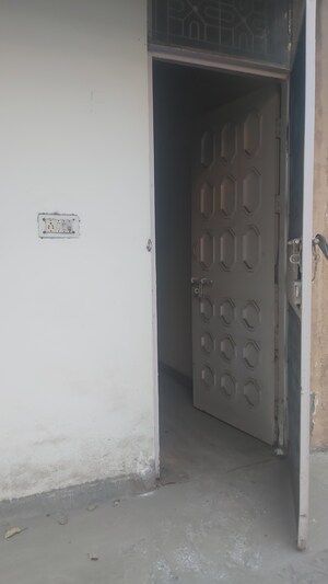 Furnished Amenities in 3.5 BHK Apartment at Uma Cooperative Society, Mayur Vihar 1 – for Sale