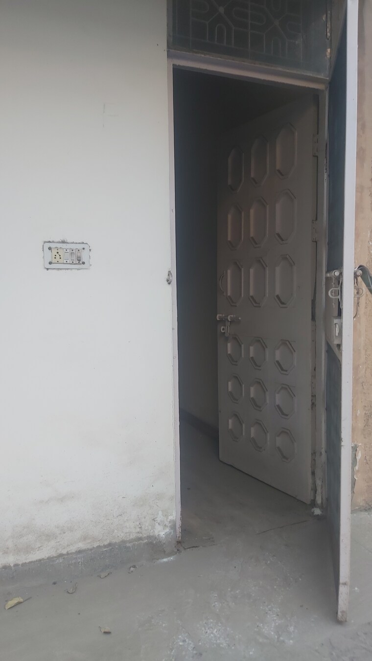 undefined, mayur vihar 1 3.5 Bedroom 1150 Sq.Ft. Apartment In Mayur Vihar 1 Delhi 9091183