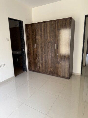 Room in 3 BHK Apartment at Acme Ozone, Manpada – for Rent