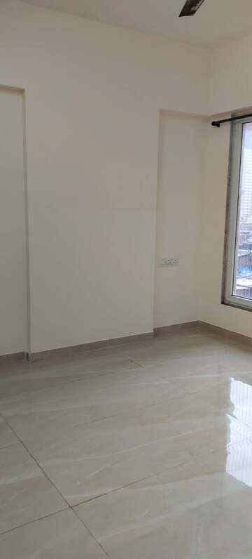 Room in 1 BHK Apartment at Veena Smart Homes, Kandivali West – for Sale