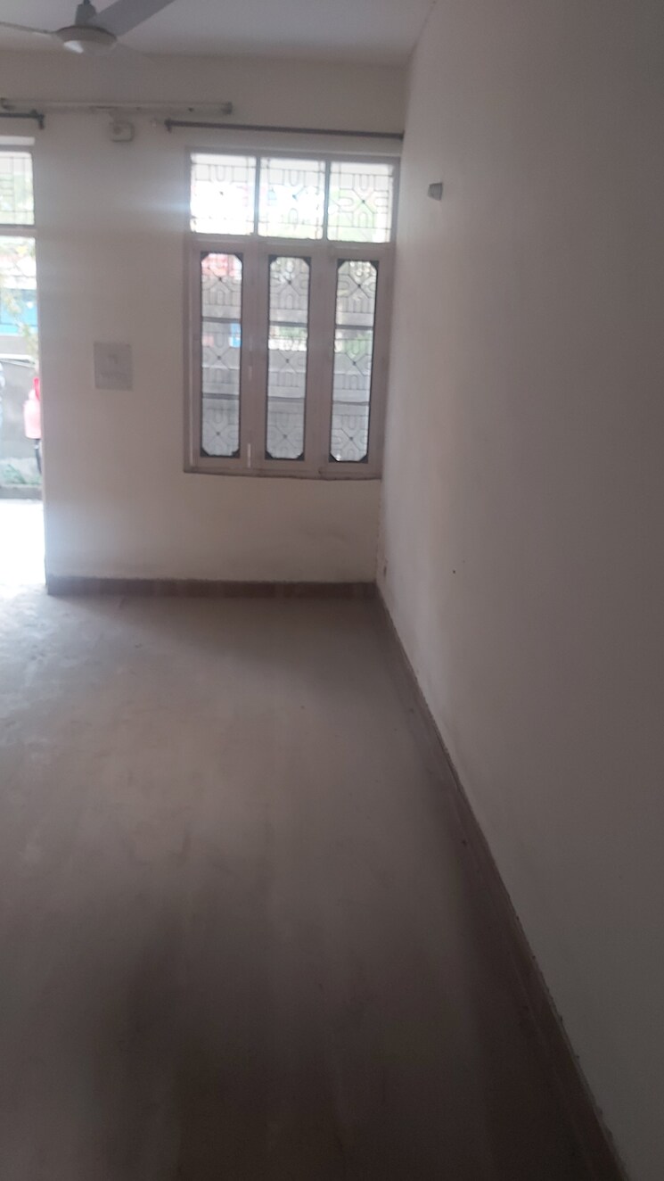 Room, uma-cooperative-society 3.5 Bedroom 1150 Sq.Ft. Apartment In Mayur Vihar 1 Delhi 9091183