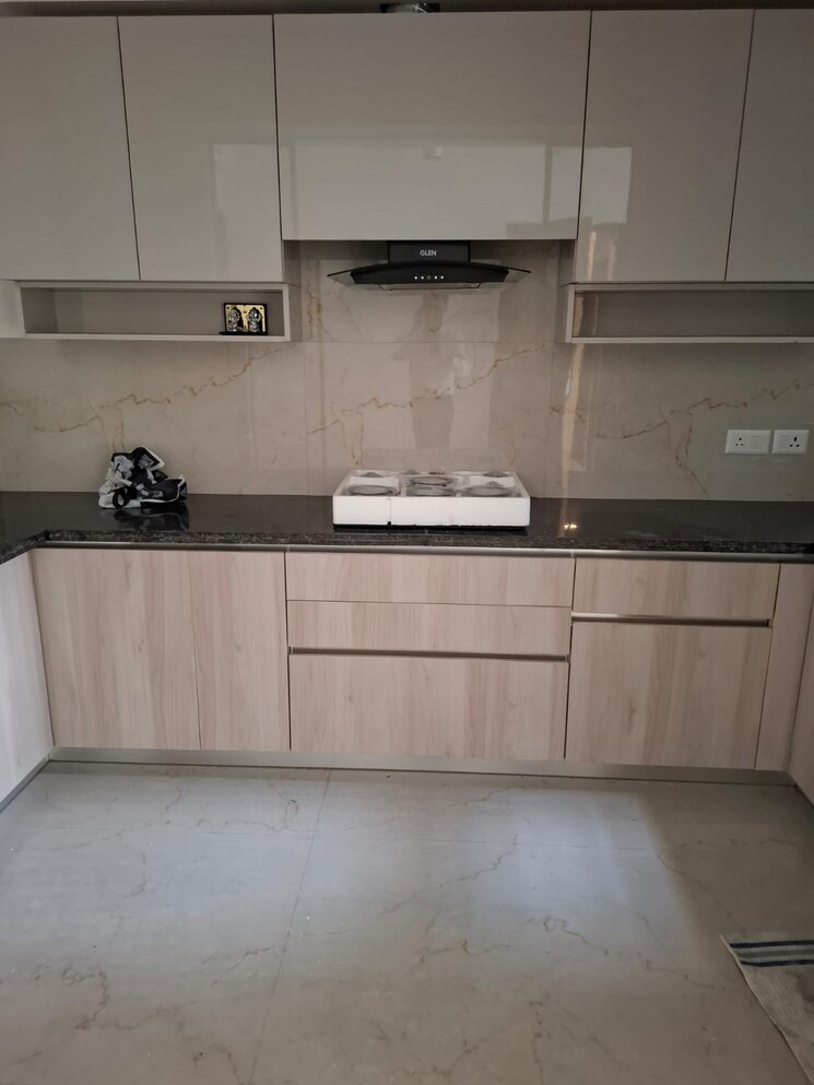 Kitchen, smart-world-orchard 3 Bedroom 1600 Sq.Ft. Apartment In Sector 61 Gurgaon 9091235
