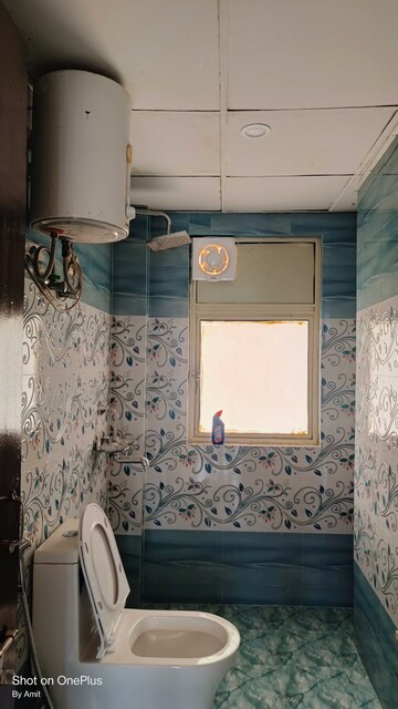 Bathroom in 2 BHK Apartment at Amrapali Eden Park, Sector 50 – for Rent