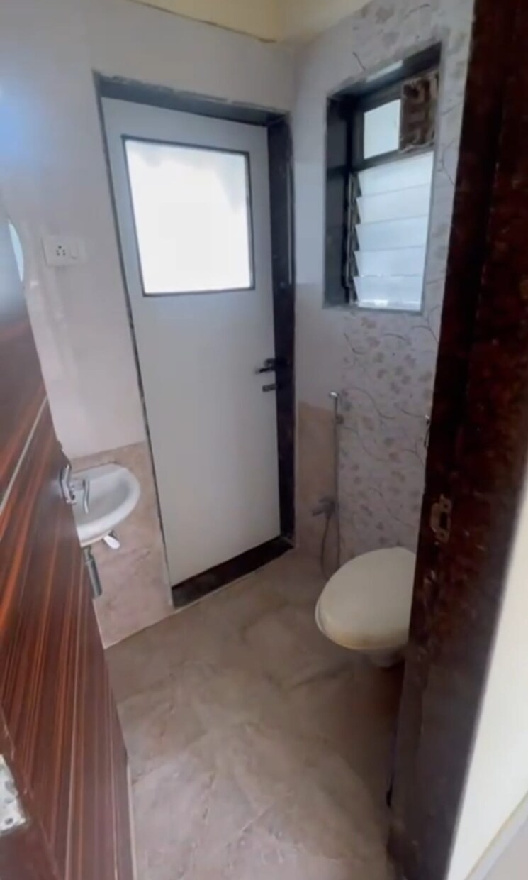 Bathroom, raunak-unnathi-gardens 2 Bedroom 1045 Sq.Ft. Apartment In Pokhran Road No One Thane 9091238