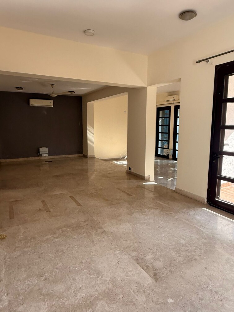 Cover Image, sector 3 greater noida 2 Bedroom 120 Sq.Mt. Independent House In Sector 3 Greater Noida Greater Noida 9091243