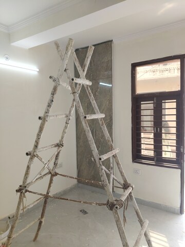Room in 1 BHK Builder Floor at Chattarpur – for Rent