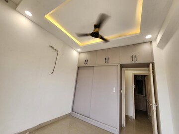 Room in 2 BHK Apartment at Tashee Capital Gateway, Sector 111 – for Rent