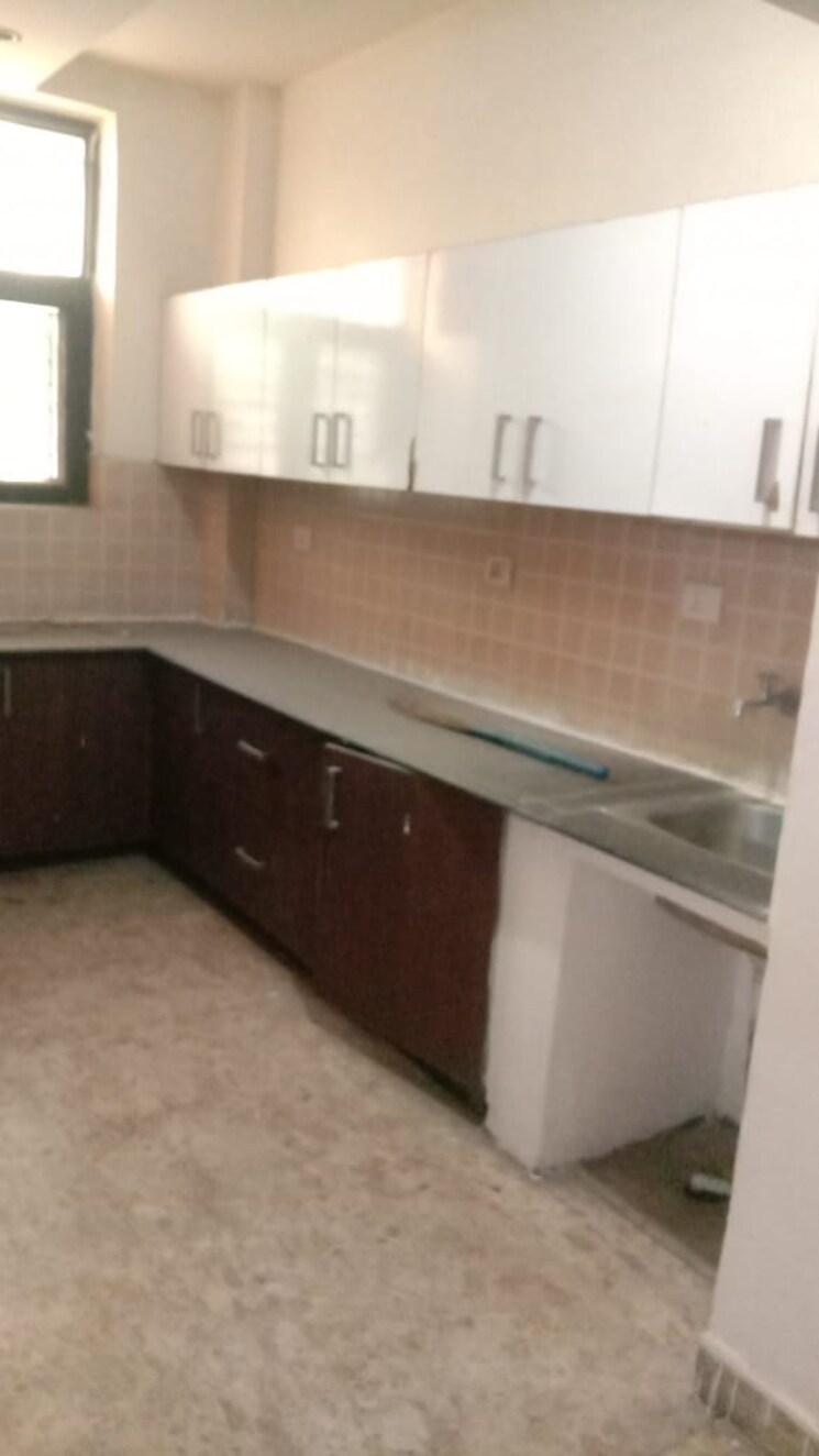 Kitchen, avantika colony 3.5 Bedroom 220 Sq.Yd. Builder Floor In Avantika Colony Ghaziabad 9091300