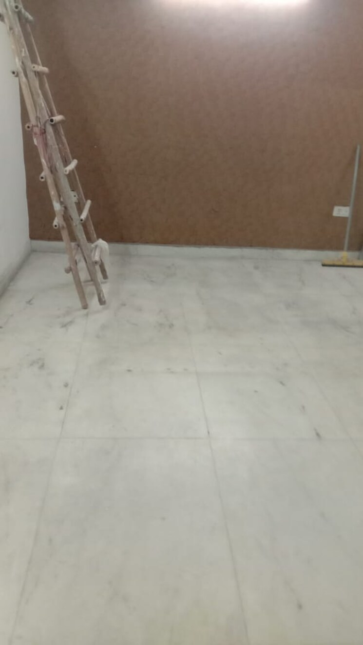 Room, avantika colony 3.5 Bedroom 220 Sq.Yd. Builder Floor In Avantika Colony Ghaziabad 9091300