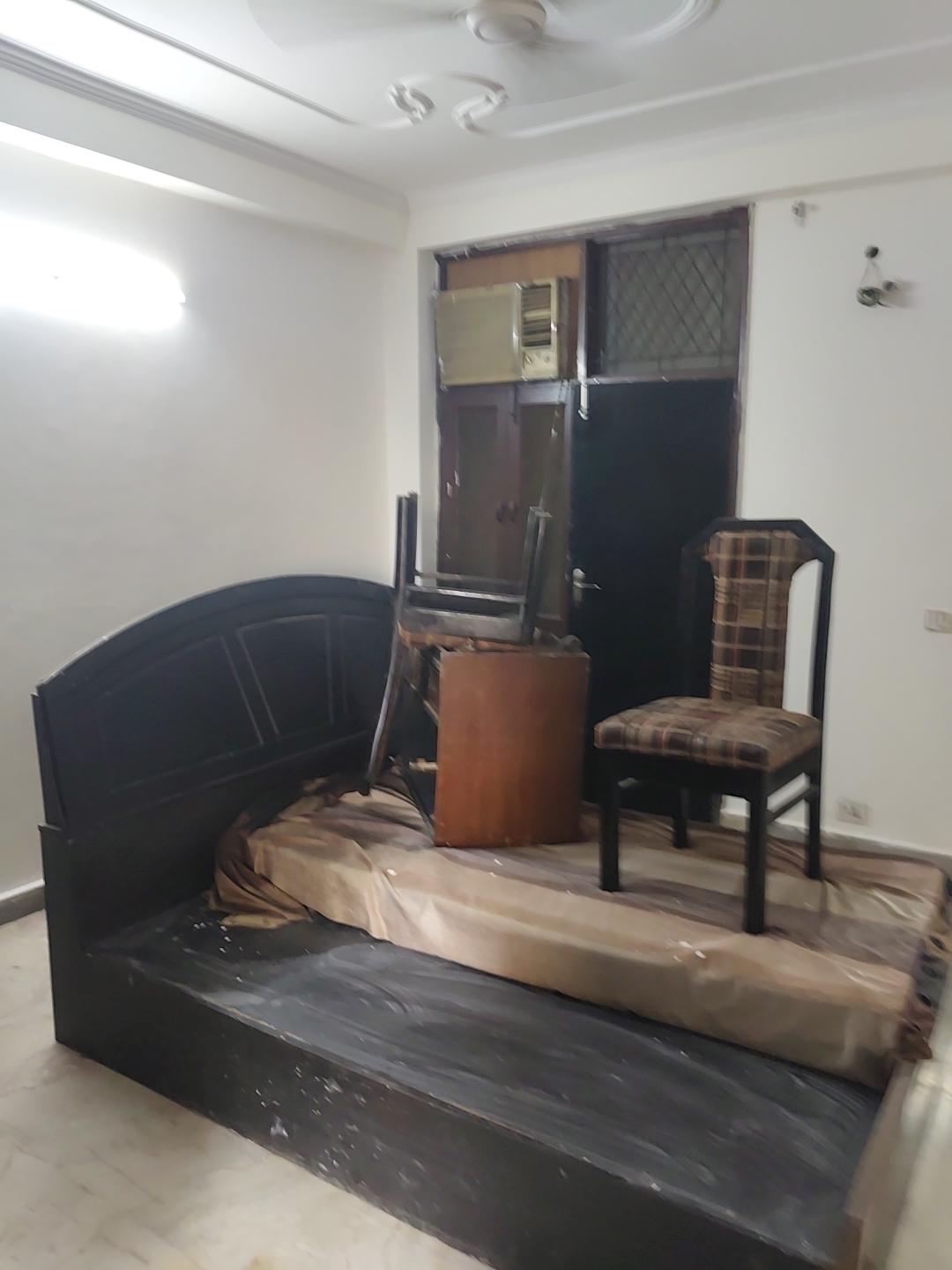 1 RkBuilder Floor For Rent in Chattarpur