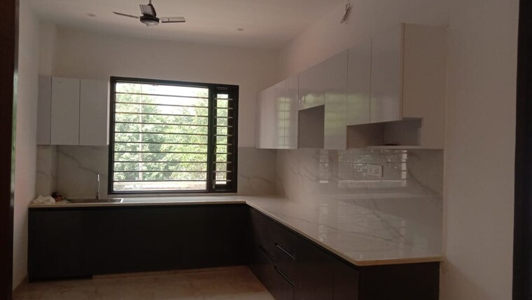 Kitchen, avantika colony 3.5 Bedroom 240 Sq.Yd. Builder Floor In Avantika Colony Ghaziabad 9091400
