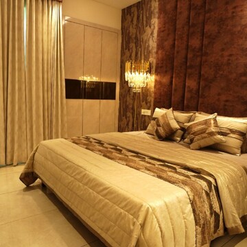 Bedroom in 5 BHK Apartment at Sector 20 – for Sale