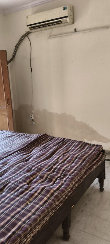 Bedroom in 1 BHK Independent House at RWA Apartments Sector 52, Sector 52 – for Rent