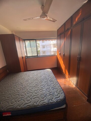 Bedroom in 1 BHK Apartment at Bandra West – for Rent