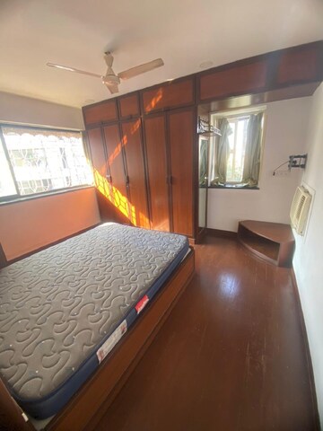 Bedroom in 1 BHK Apartment at Bandra West – for Rent
