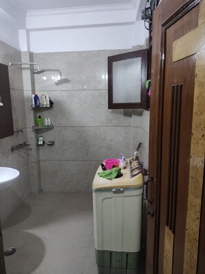 Bathroom in 3 BHK Builder Floor at Kavi Nagar Block J – for Sale