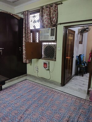Living Room in 3 BHK Builder Floor at Kavi Nagar Block J – for Sale