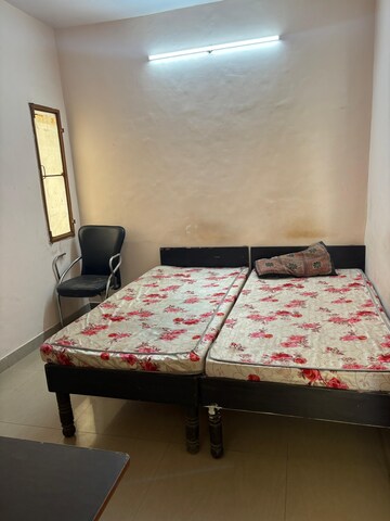 1 RK Apartment For Rent in Katwaria Sarai
