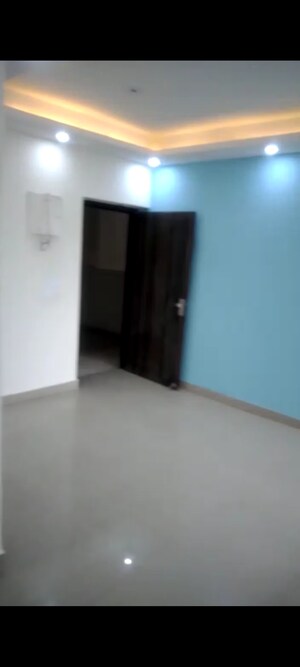 Room in 3 BHK Apartment at VIctoryone Amara, Sector 16 Greater Noida – for Sale