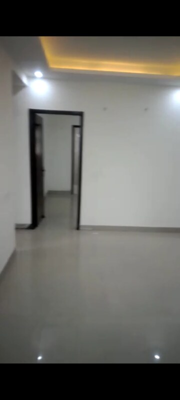 Room in 3 BHK Apartment at VIctoryone Amara, Sector 16 Greater Noida – for Sale