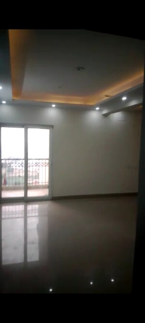 Room in 3 BHK Apartment at VIctoryone Amara, Sector 16 Greater Noida – for Sale