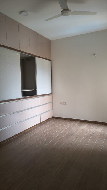 Room in 3 BHK Apartment at Sobha Palm Courts, Kogilu – for Rent